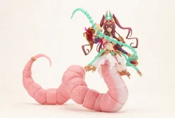Plastic Models><noscript><img width=