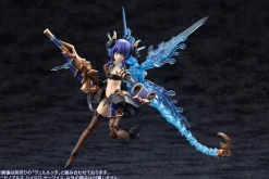 Plastic Models><noscript><img width=