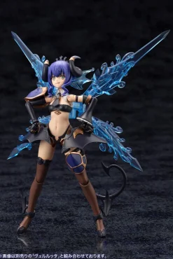 Plastic Models><noscript><img width=