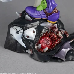 Plastic Models><noscript><img width=