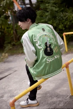 Jackets & Hoodies><noscript><img width=