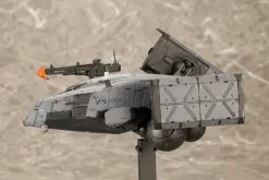 Plastic Models><noscript><img width=