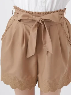 Bottoms><noscript><img width=