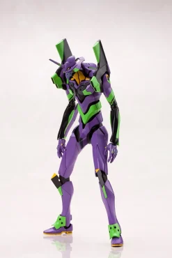 Plastic Models><noscript><img width=