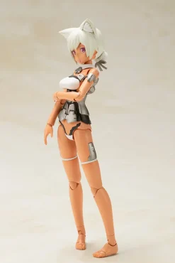 Plastic Models><noscript><img width=