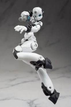Plastic Models><noscript><img width=