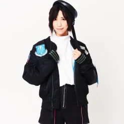 Jackets & Hoodies><noscript><img width=