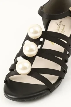 Footwear><noscript><img width=