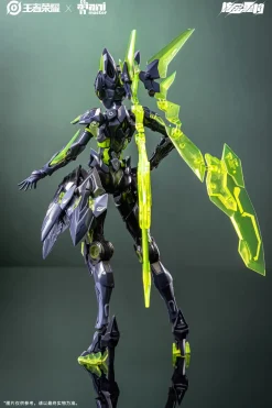 Plastic Models><noscript><img width=