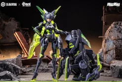 Plastic Models><noscript><img width=