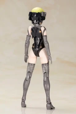 Plastic Models><noscript><img width=
