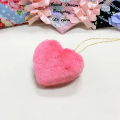 Le cocone Big Heart Fake Fur Necklace New