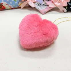 Le cocone Big Heart Fake Fur Necklace New