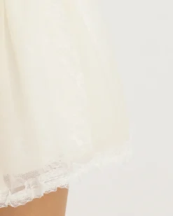 Bottoms><noscript><img width=