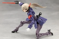 Plastic Models><noscript><img width=