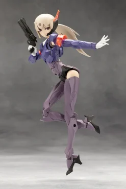 Plastic Models><noscript><img width=