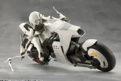 Plastic Models><noscript><img width=