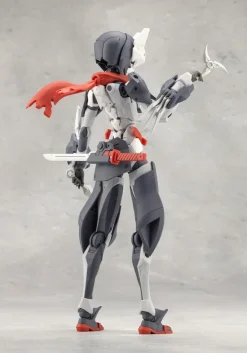 Plastic Models><noscript><img width=