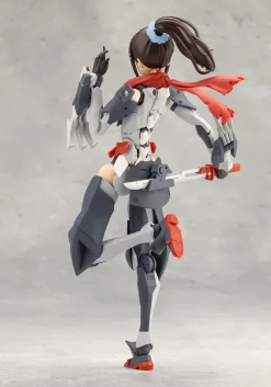 Plastic Models><noscript><img width=