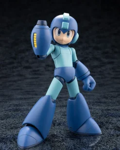 Plastic Models><noscript><img width=