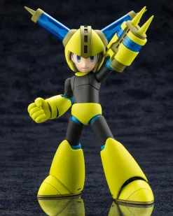 Plastic Models><noscript><img width=