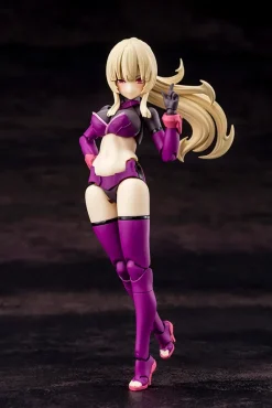 Plastic Models><noscript><img width=