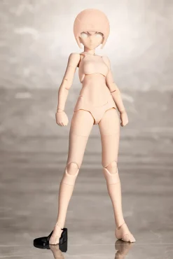 Plastic Models><noscript><img width=