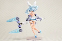 Plastic Models><noscript><img width=