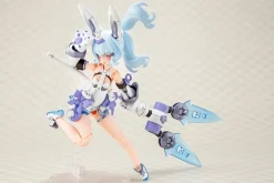 Plastic Models><noscript><img width=