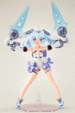 Plastic Models><noscript><img width=
