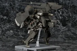 Plastic Models><noscript><img width=
