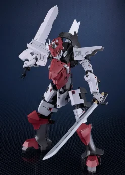 Plastic Models><noscript><img width=