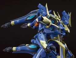 Plastic Models><noscript><img width=