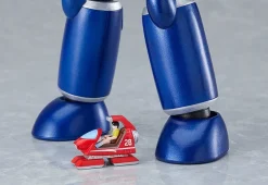 Plastic Models><noscript><img width=