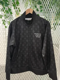 Jackets & Hoodies><noscript><img width=