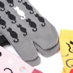 Nagomi Modern Japanese Cat Tabi Socks Sale