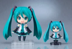 Plastic Models><noscript><img width=