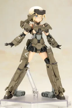 Plastic Models><noscript><img width=