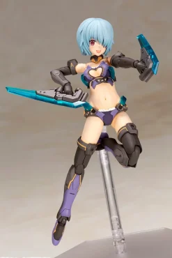 Plastic Models><noscript><img width=