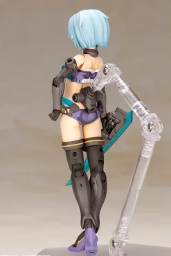 Plastic Models><noscript><img width=