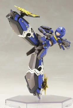 Plastic Models><noscript><img width=