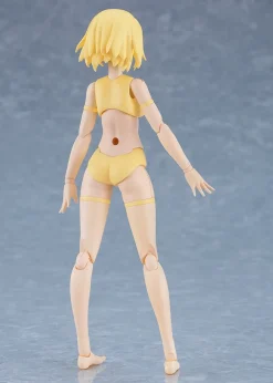 Plastic Models><noscript><img width=