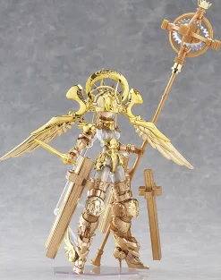 Plastic Models><noscript><img width=