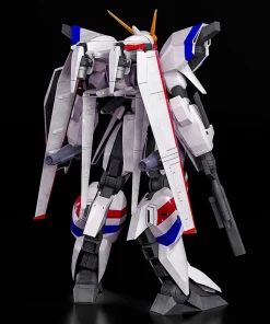 Plastic Models><noscript><img width=