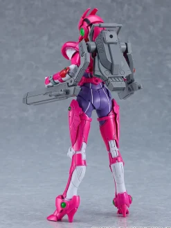 Plastic Models><noscript><img width=