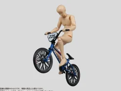 Plastic Models><noscript><img width=