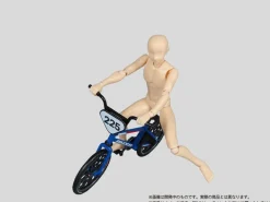 Plastic Models><noscript><img width=