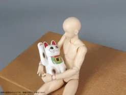 Plastic Models><noscript><img width=