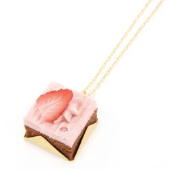 Q-pot. Strawberry Chocolate Petit Cake Necklace Best
