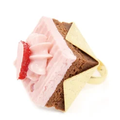 Q-pot. Strawberry Chocolate Petit Cake Ring Discount